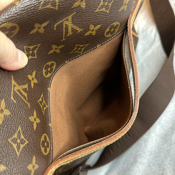 Louis Vuitton Abbesses Messenger Bag Monogram Canvas - Picture 11 of 17